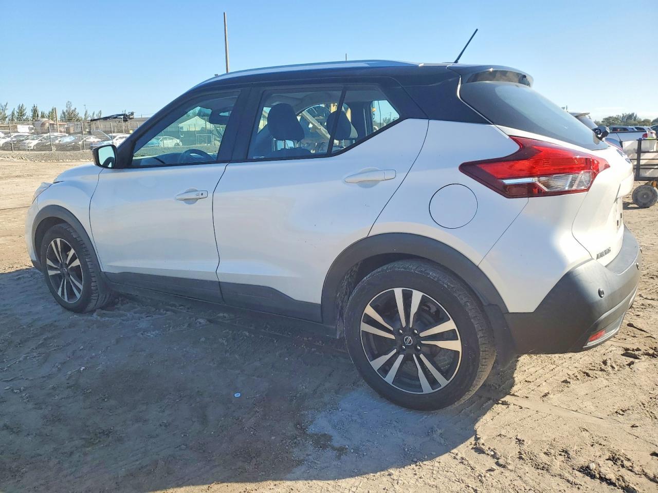 2020 NISSAN KICKS