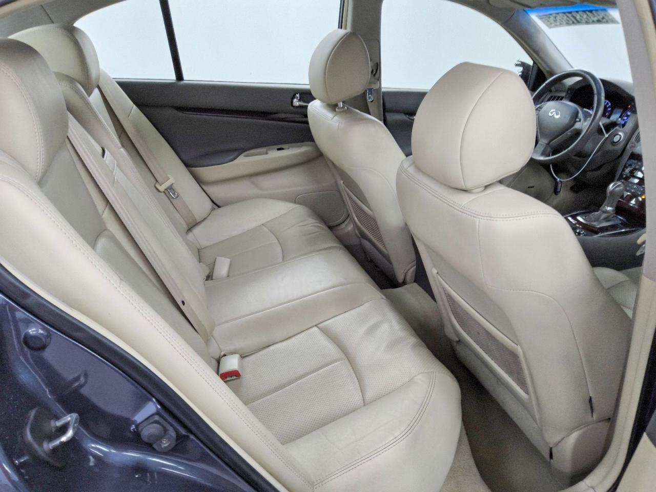 2012 INFINITI G37