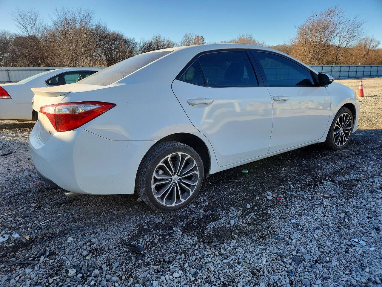 2015 TOYOTA COROLLA