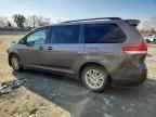 2013 TOYOTA SIENNA