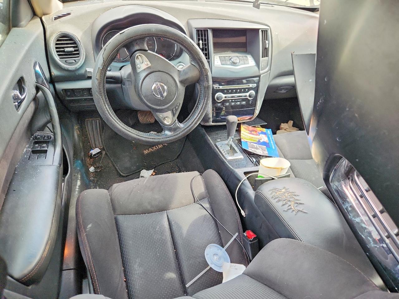 2010 NISSAN Maxima