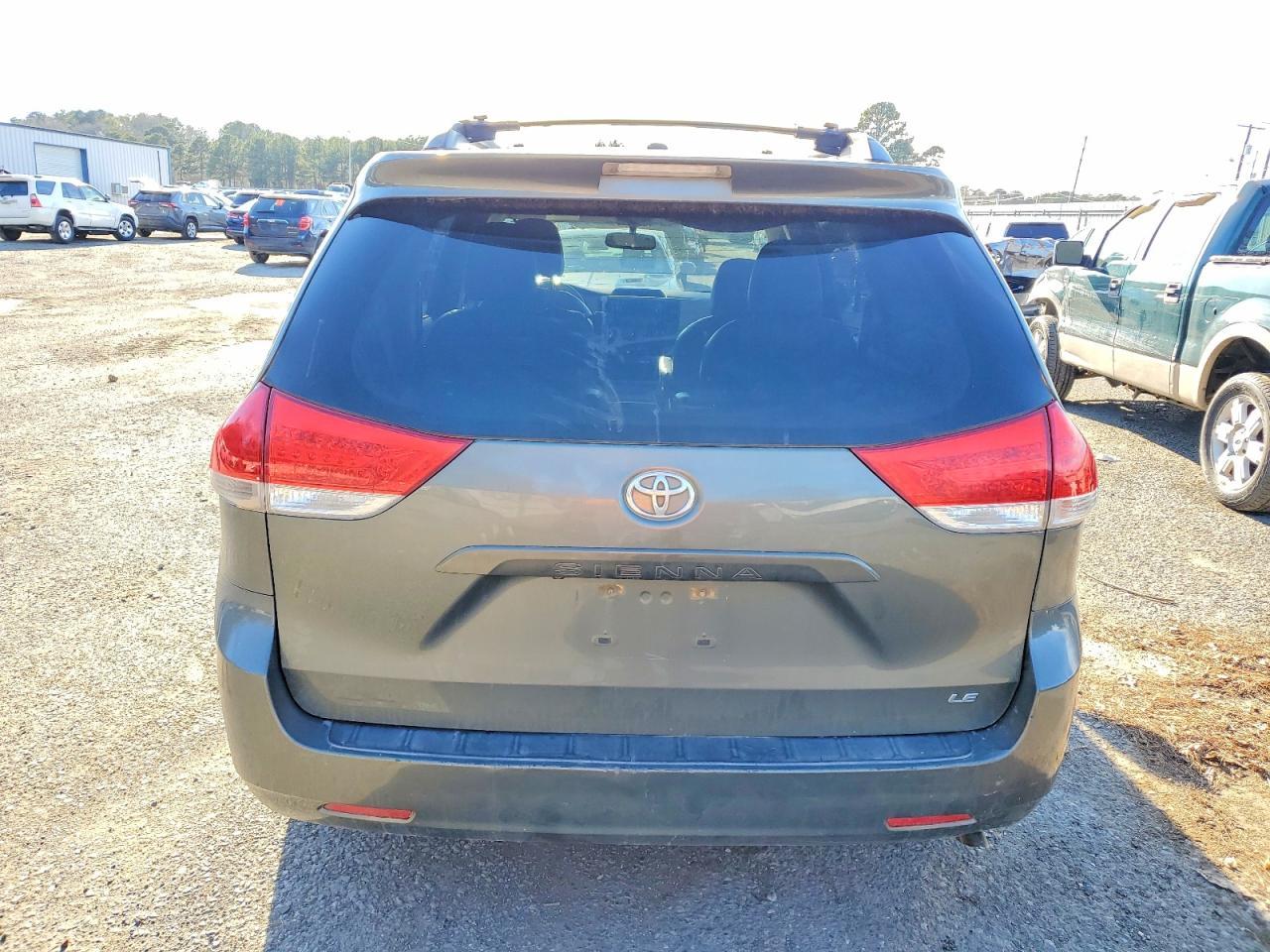 2014 TOYOTA SIENNA