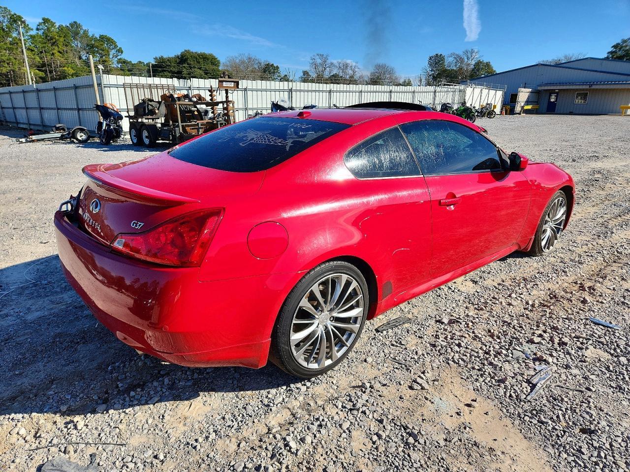 2013 INFINITI G37