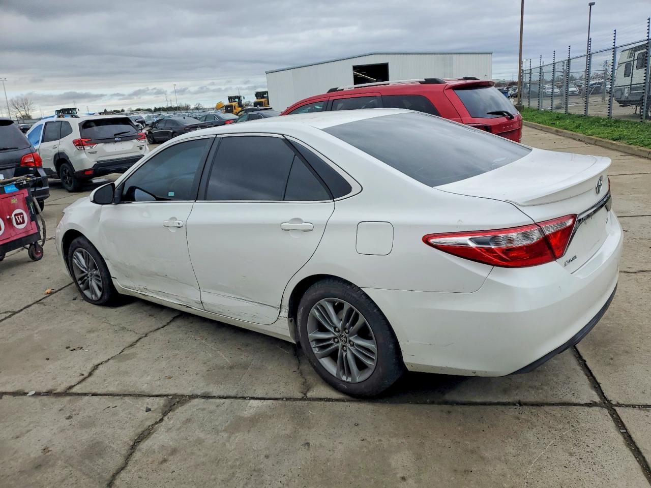 2015 TOYOTA CAMRY
