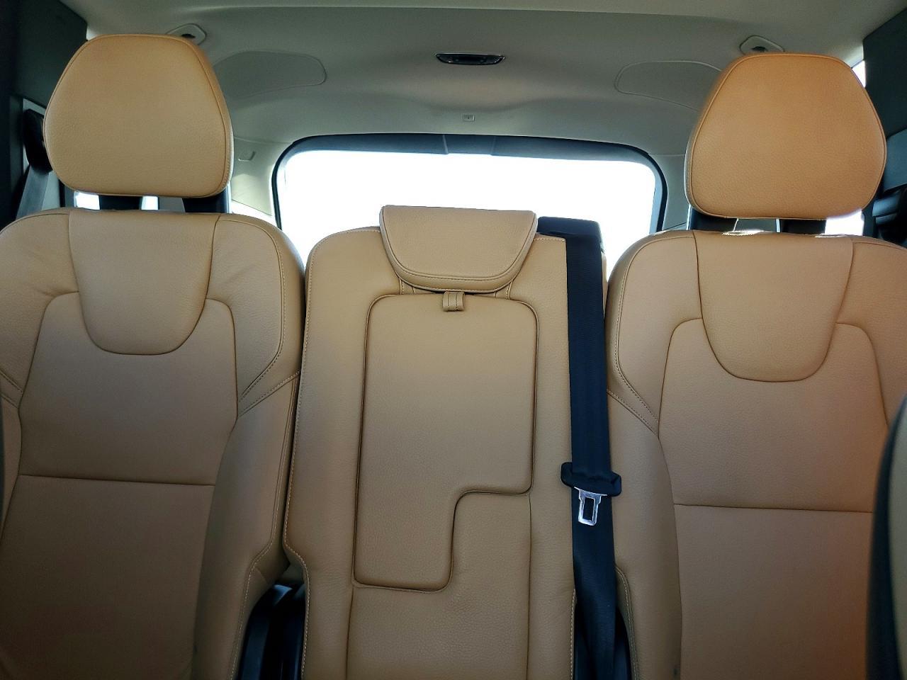 2016 VOLVO XC90