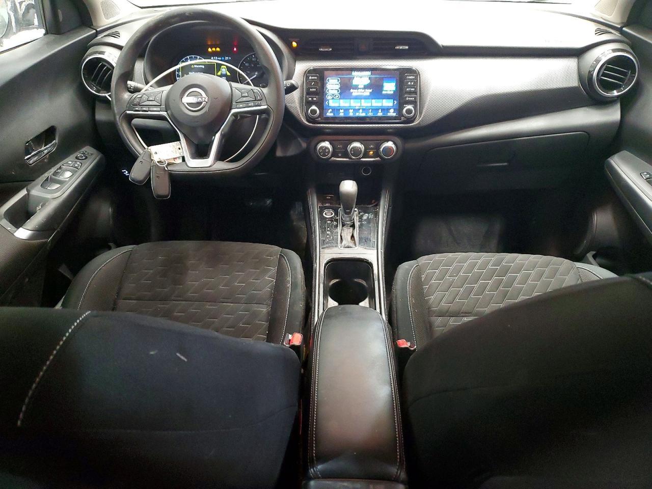 2023 NISSAN KICKS