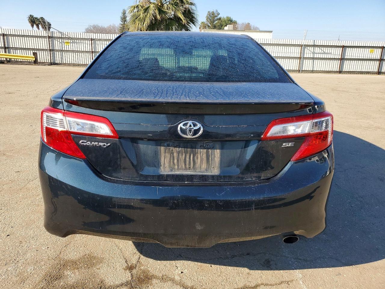 2014 TOYOTA CAMRY