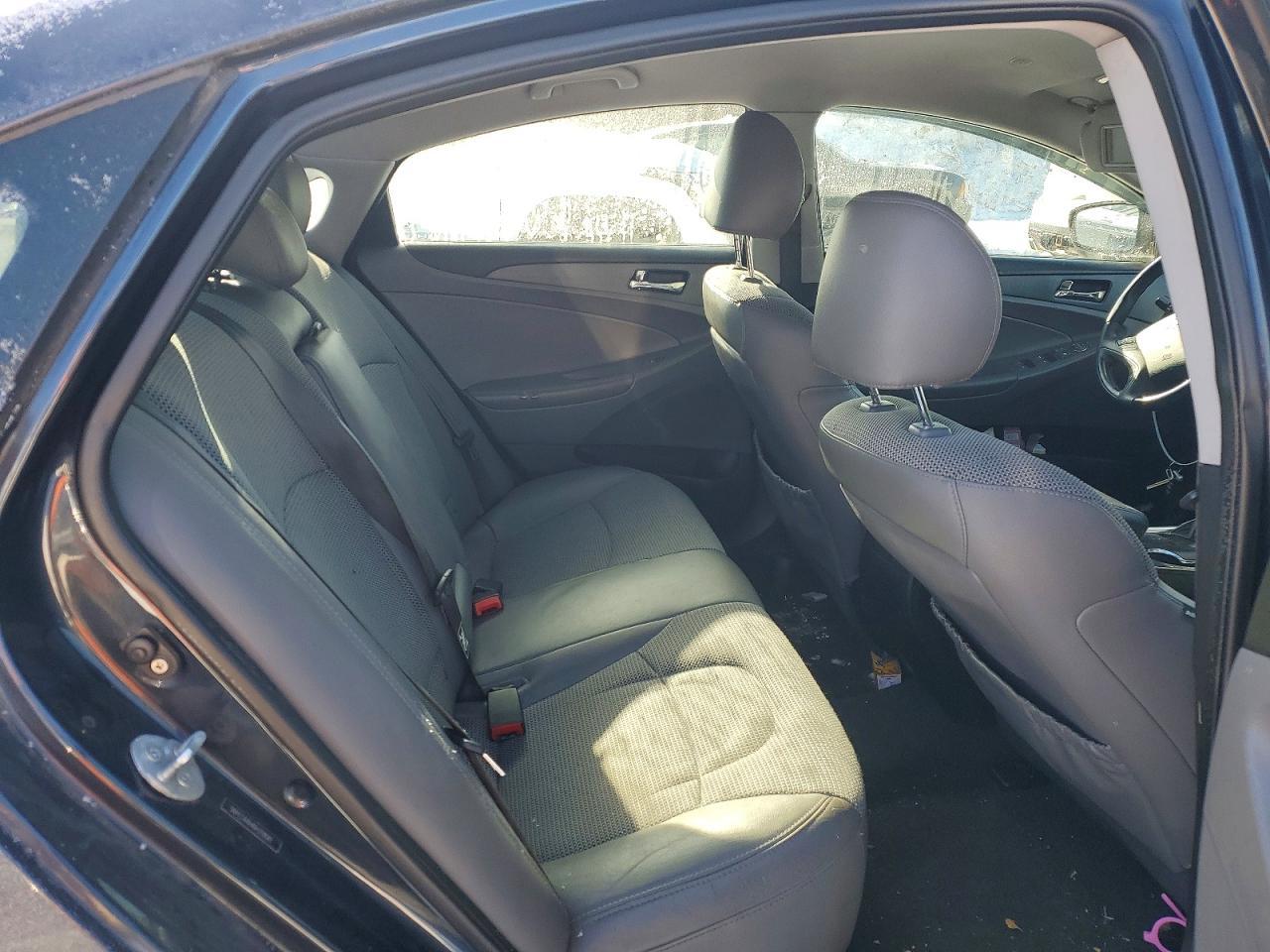 2011 HYUNDAI SONATA