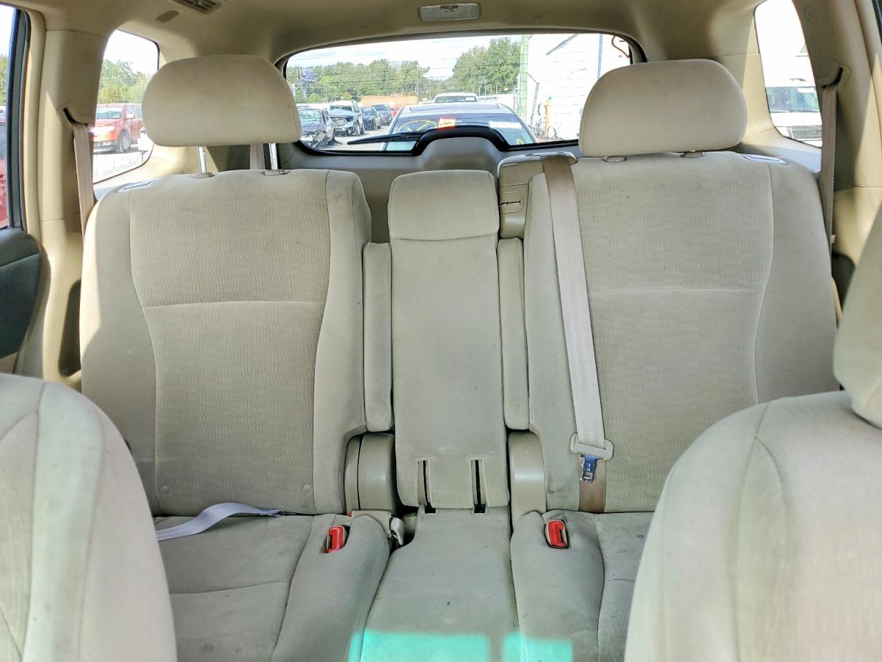 2011 TOYOTA HIGHLANDER
