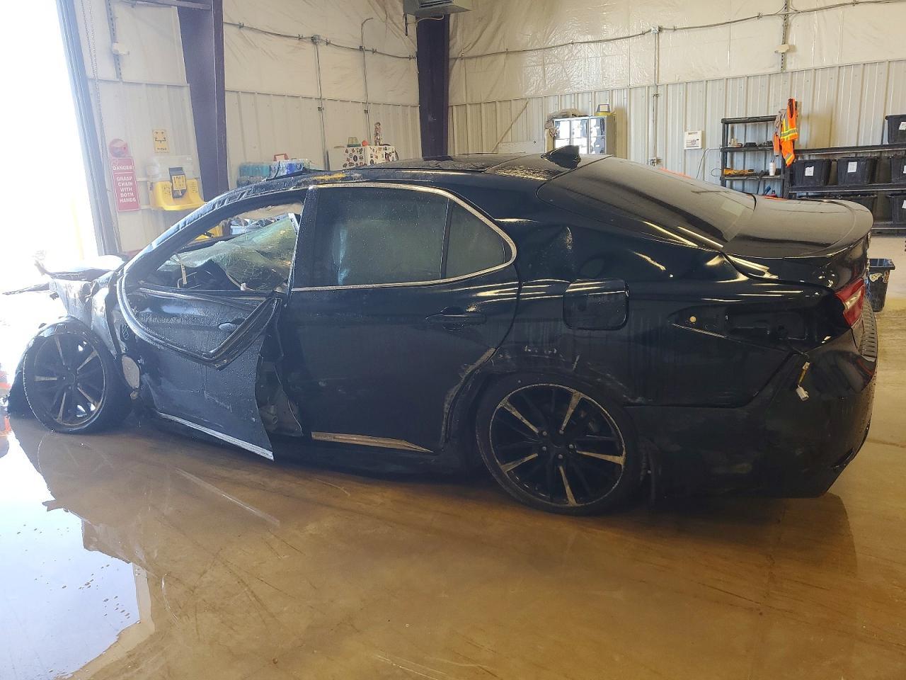2018 TOYOTA CAMRY