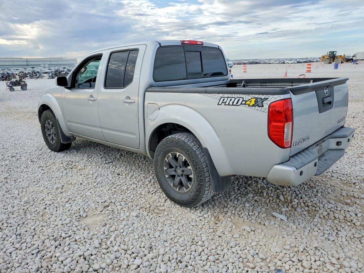 2016 NISSAN Frontier