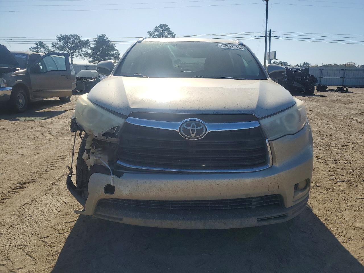 2016 TOYOTA HIGHLANDER