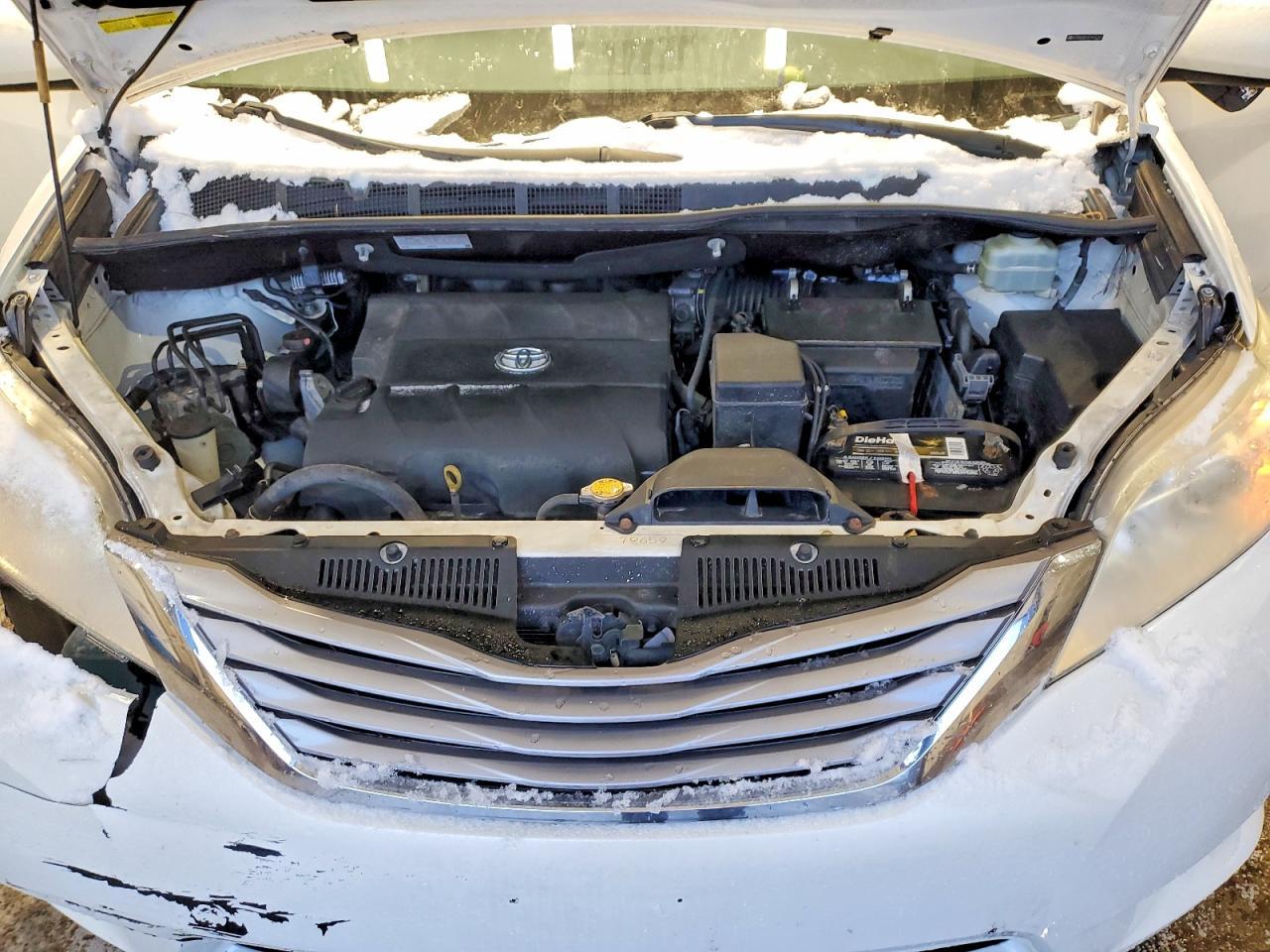 2015 TOYOTA SIENNA