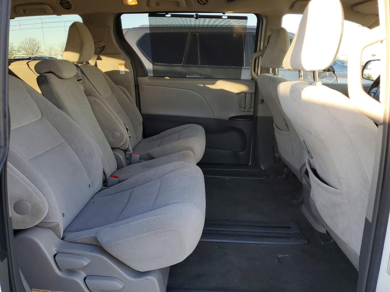 2015 TOYOTA SIENNA