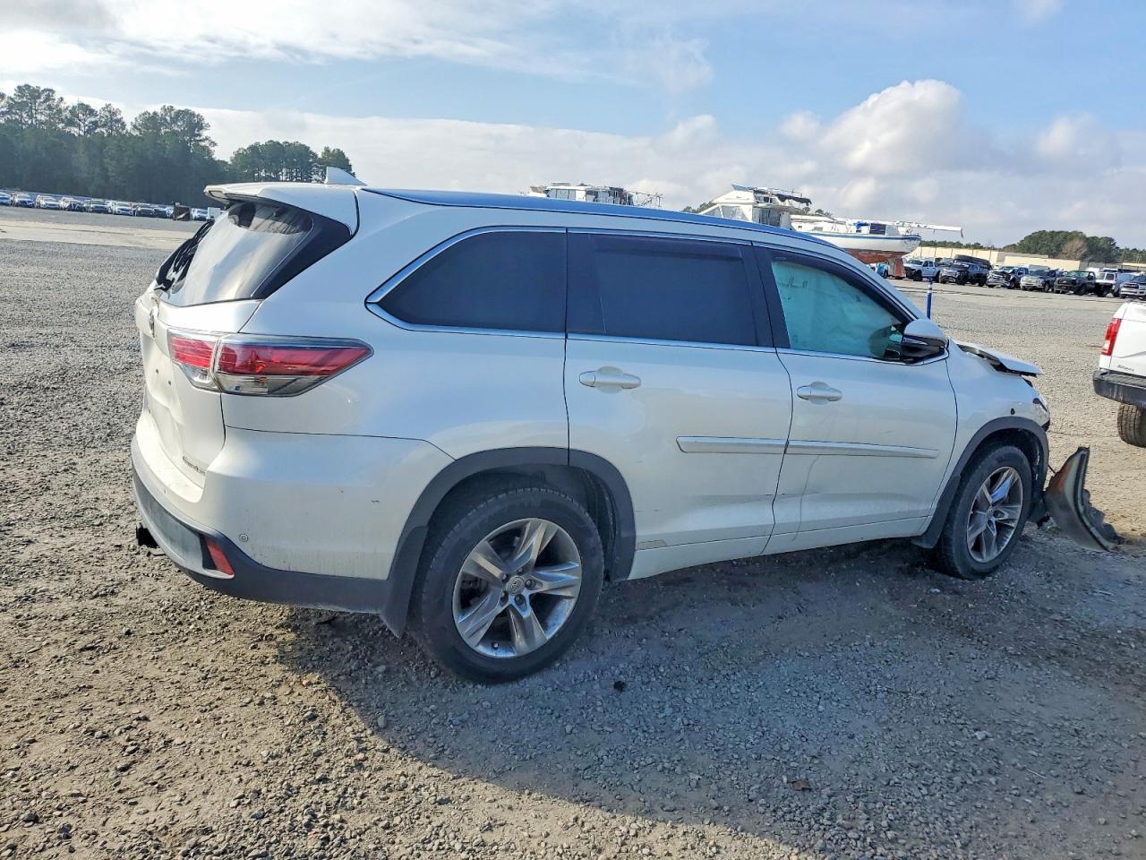 2014 TOYOTA HIGHLANDER