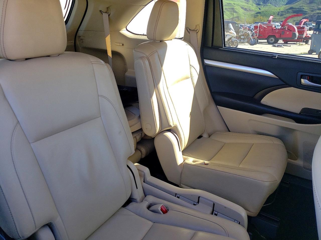 2017 TOYOTA HIGHLANDER