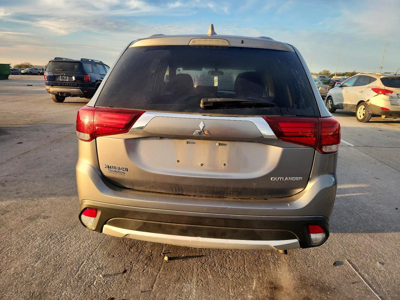 2018 MITSUBISHI outlander