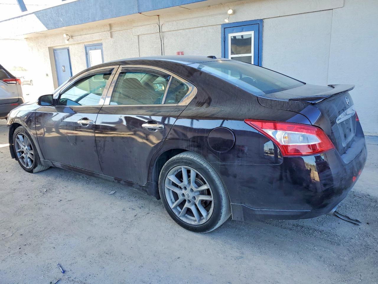 2010 NISSAN Maxima