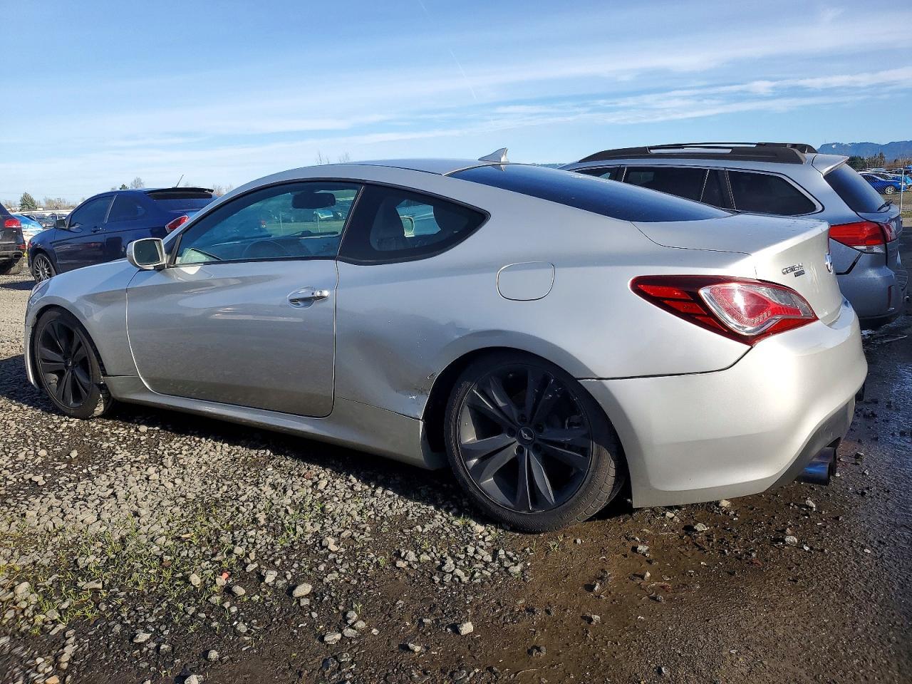 2013 HYUNDAI GENESIS