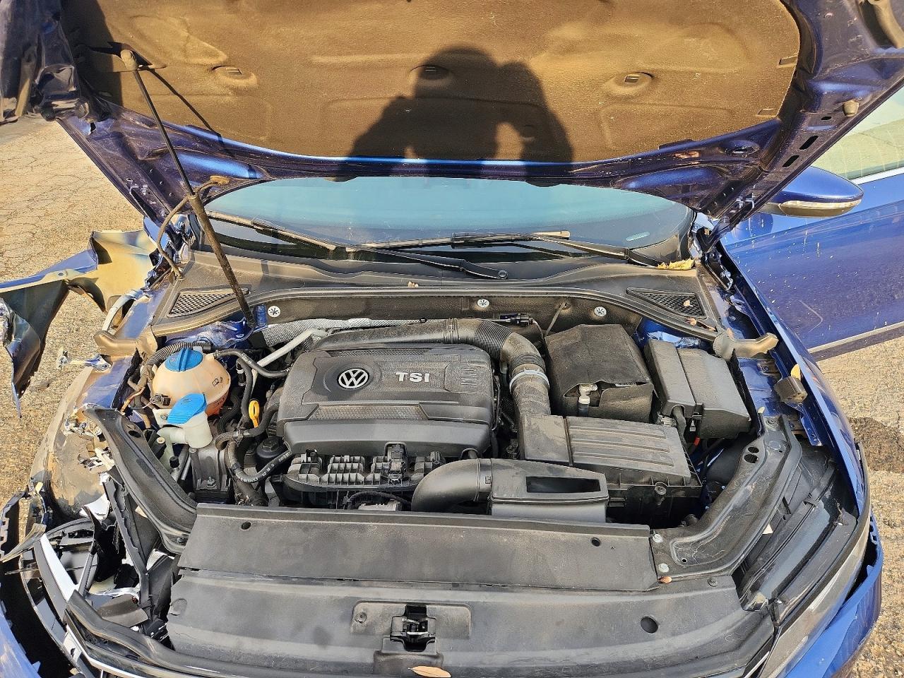 2016 VOLKSWAGEN Passat