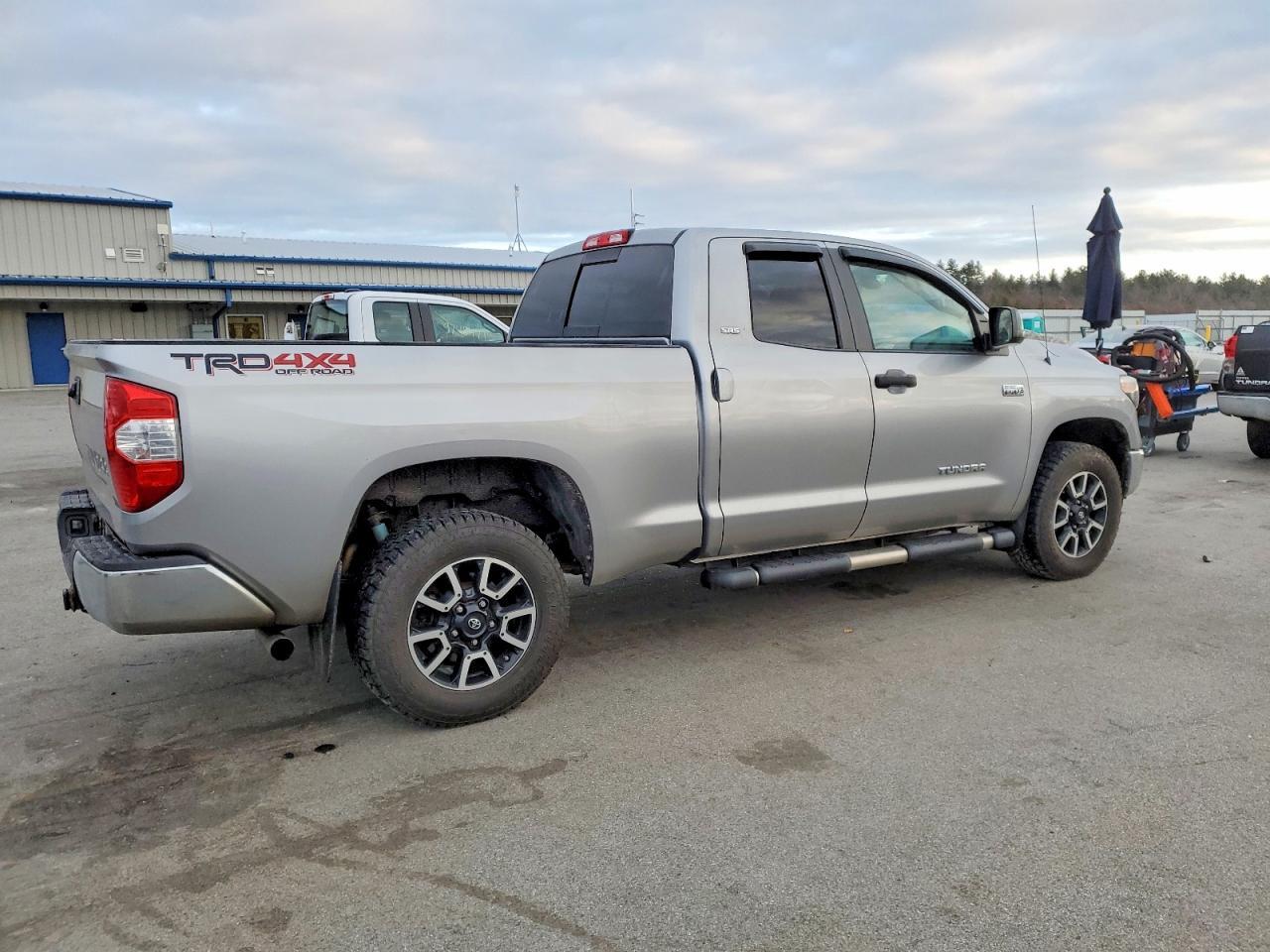 2018 TOYOTA TUNDRA