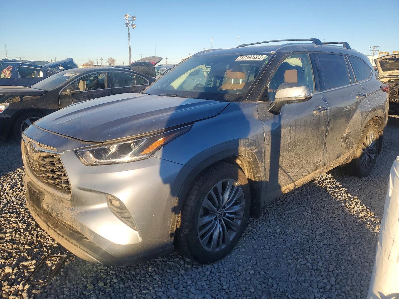 2021 TOYOTA HIGHLANDER