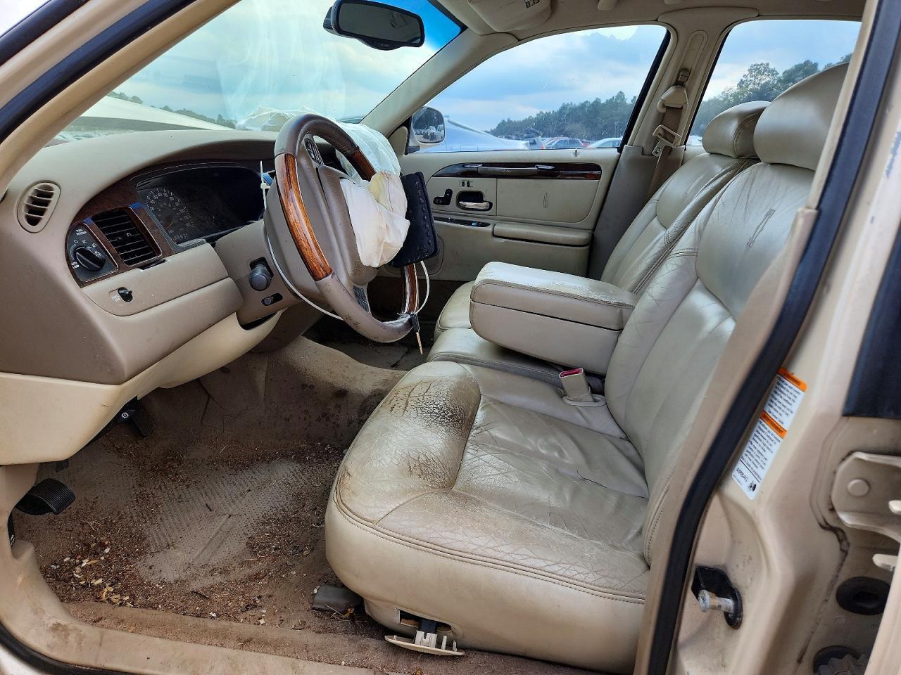 2000 LINCOLN Town Car