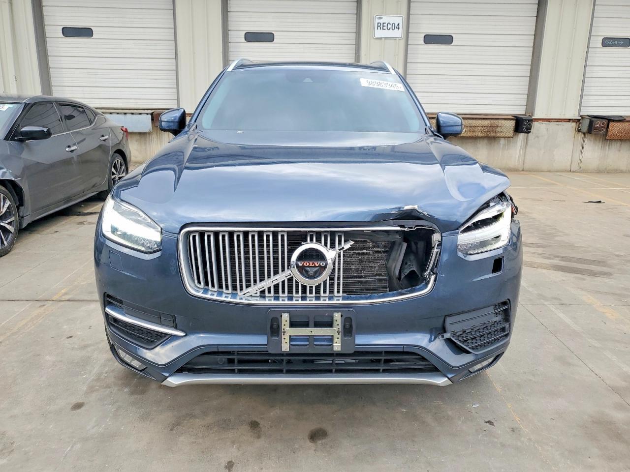 2019 VOLVO XC90