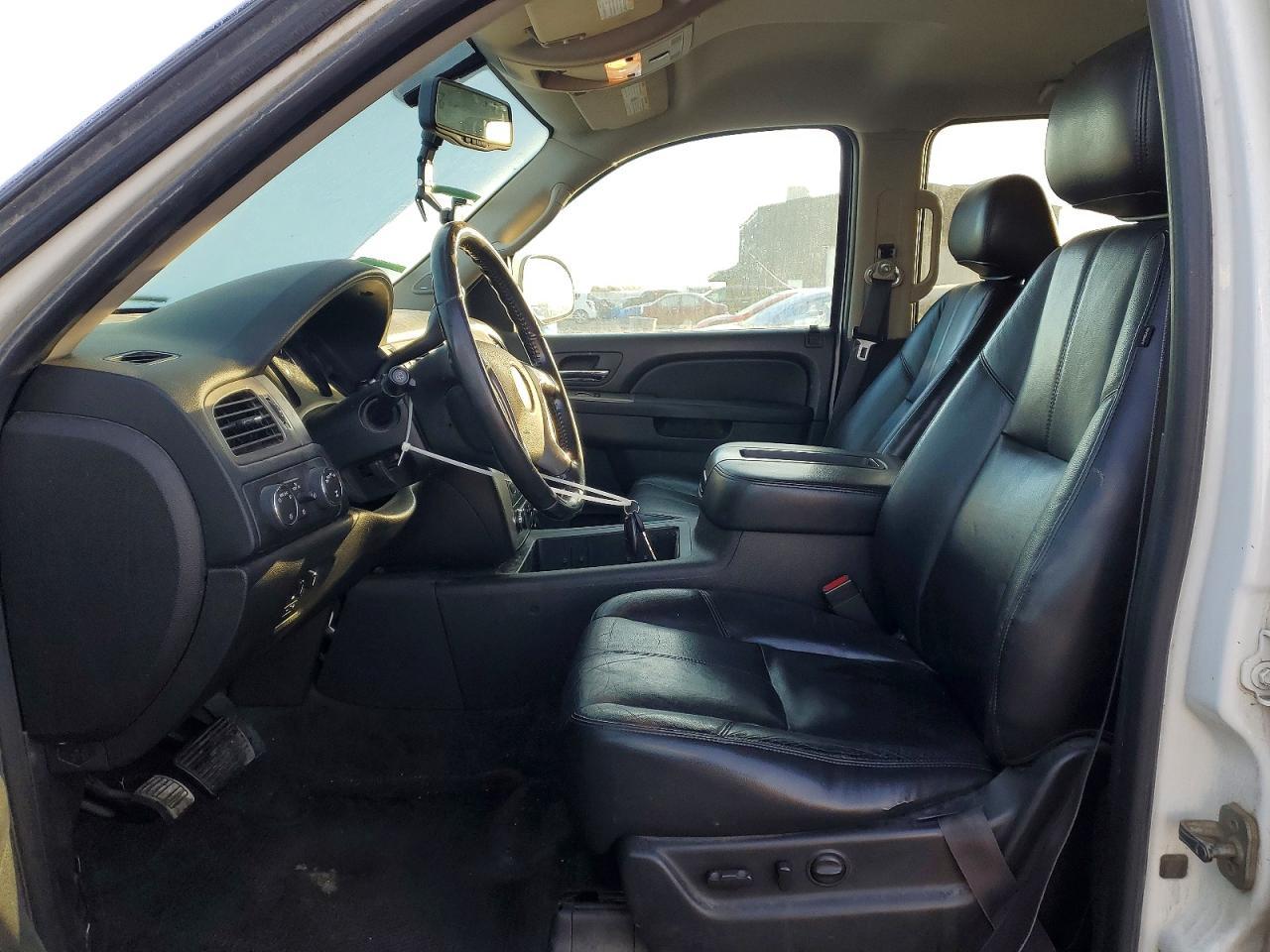 2014 CHEVROLET Suburban