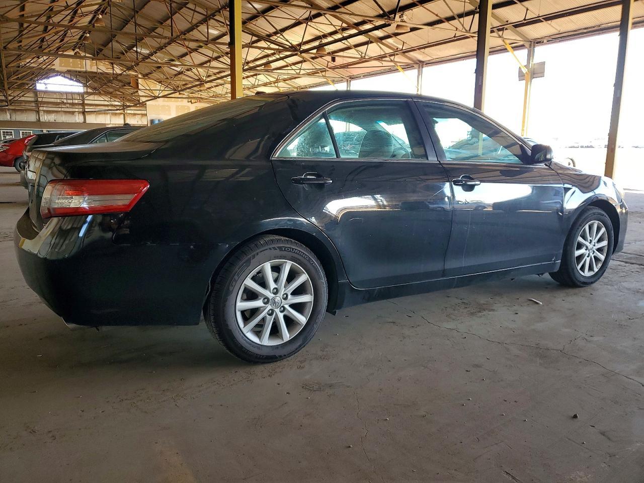 2011 TOYOTA CAMRY