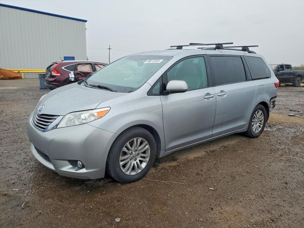 2015 TOYOTA SIENNA
