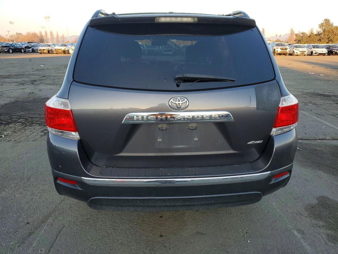 2012 TOYOTA HIGHLANDER