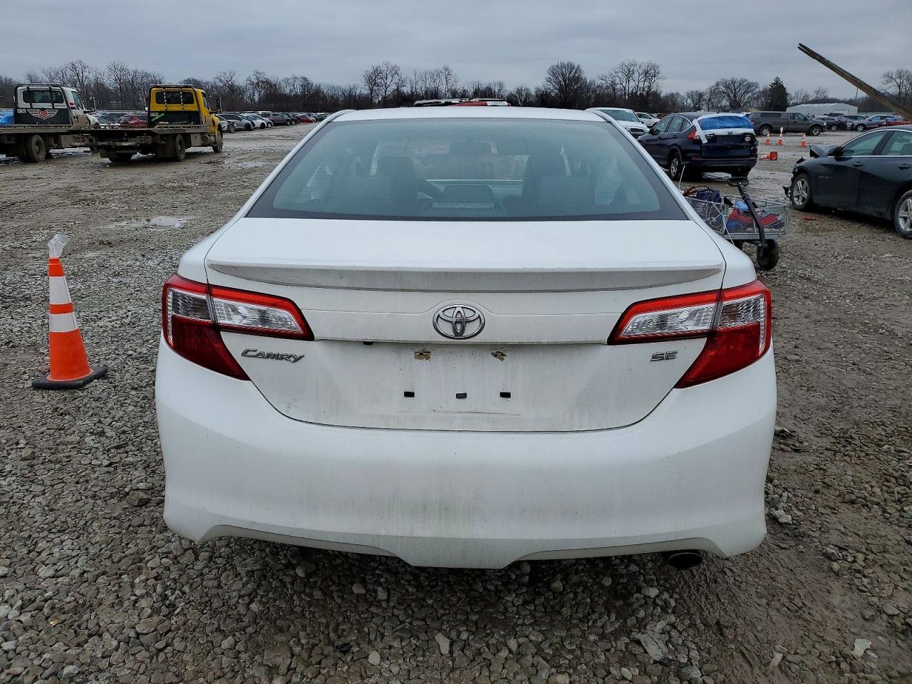 2014 TOYOTA CAMRY