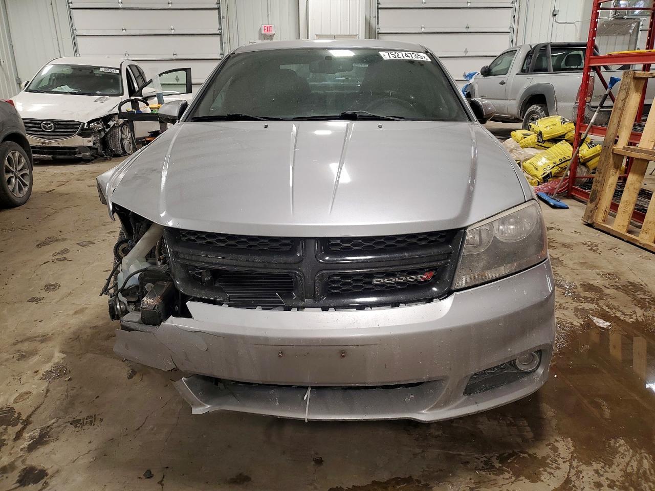 2014 DODGE Avenger