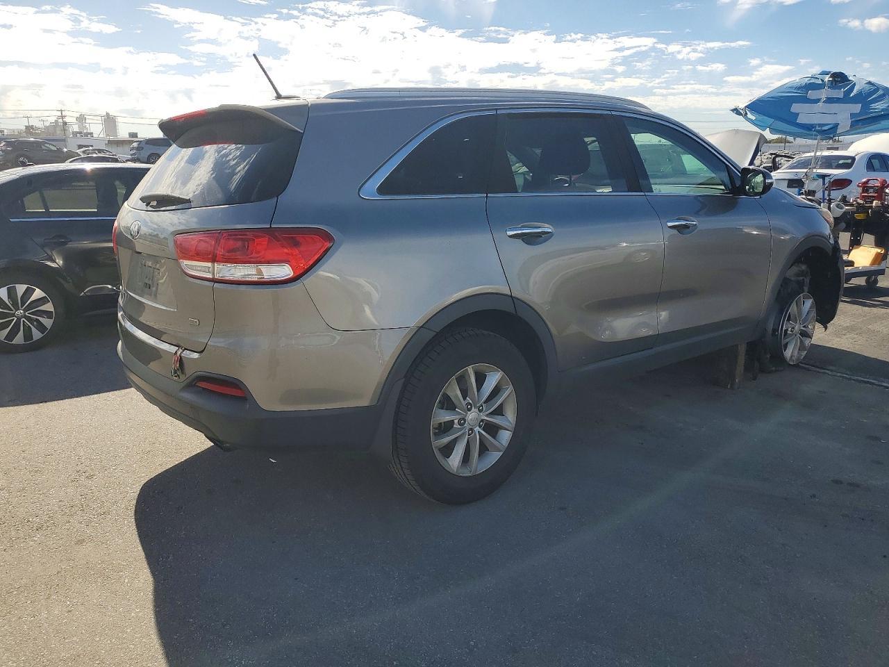 2016 KIA SORENTO