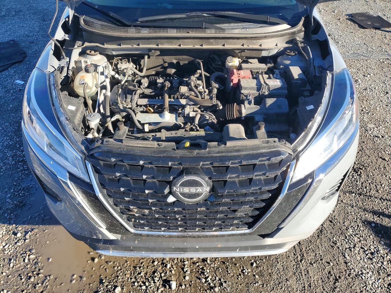 2024 NISSAN KICKS