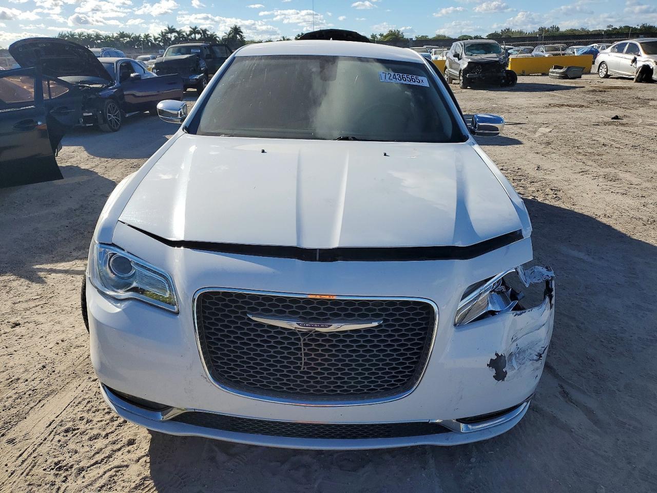 2019 CHRYSLER 300