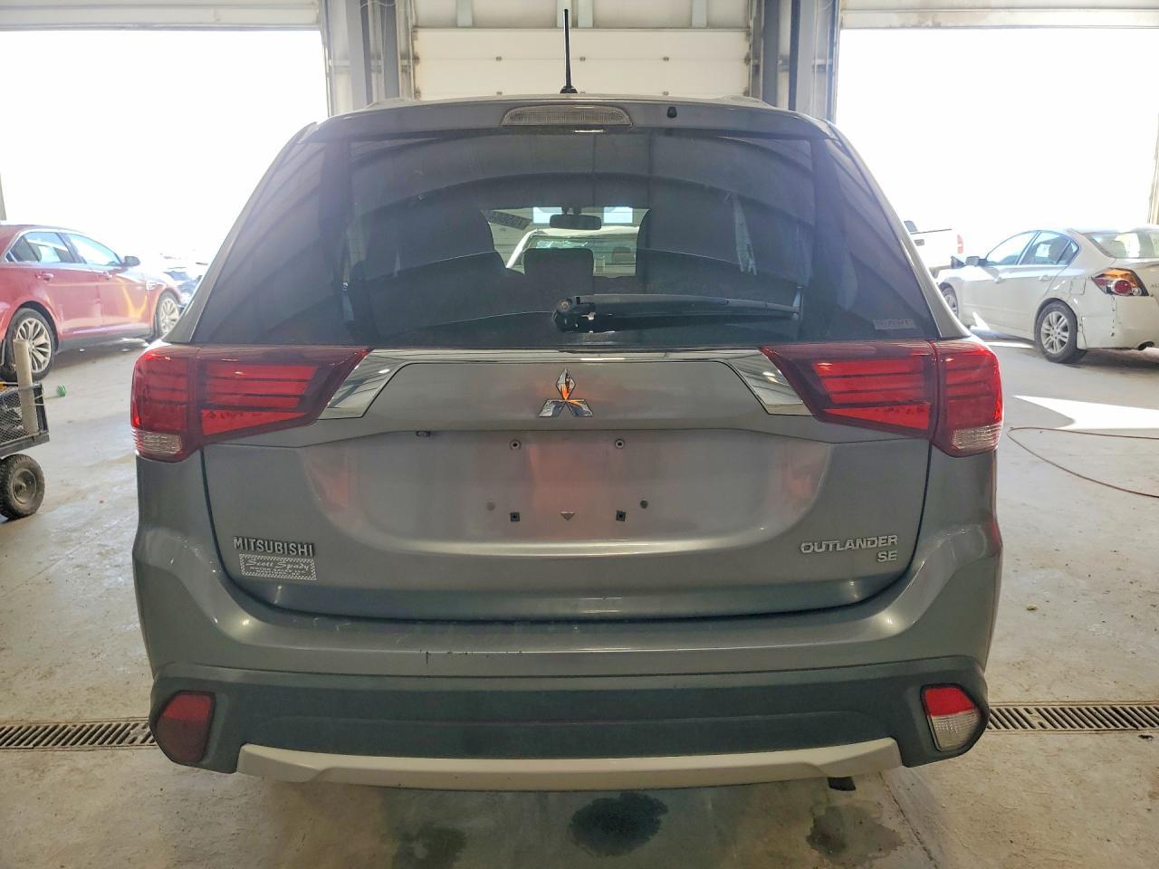 2016 MITSUBISHI outlander