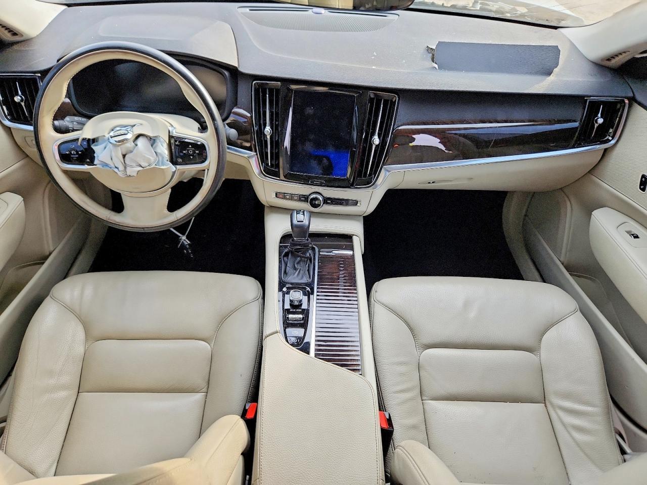 2018 VOLVO S90