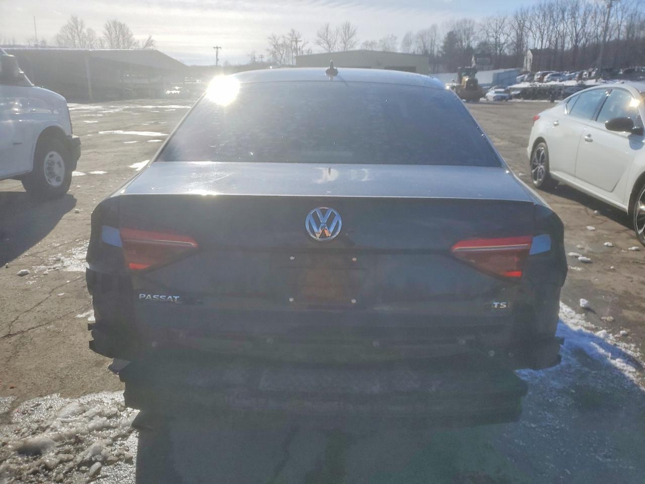 2018 VOLKSWAGEN Passat