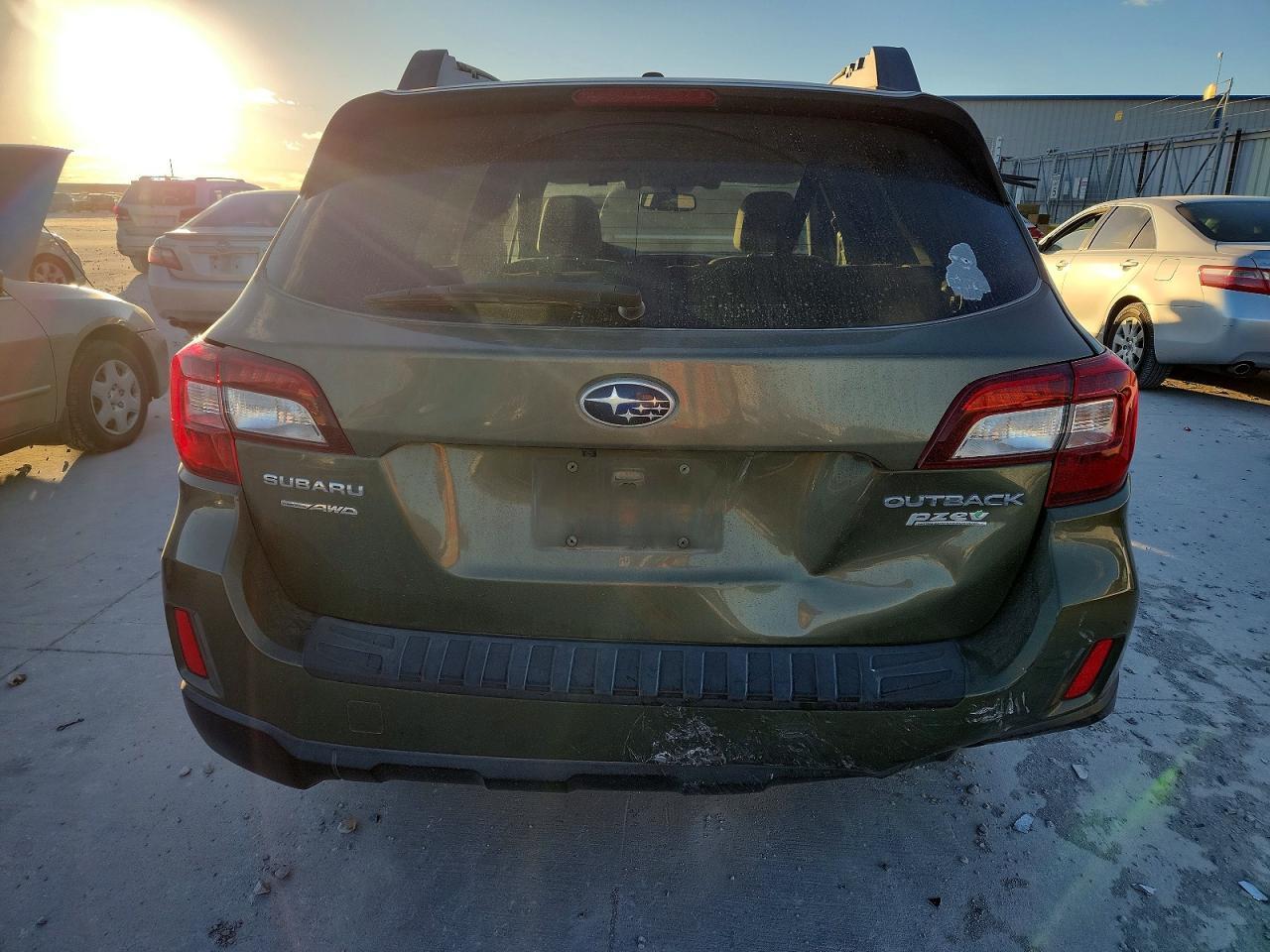 2015 SUBARU Outback