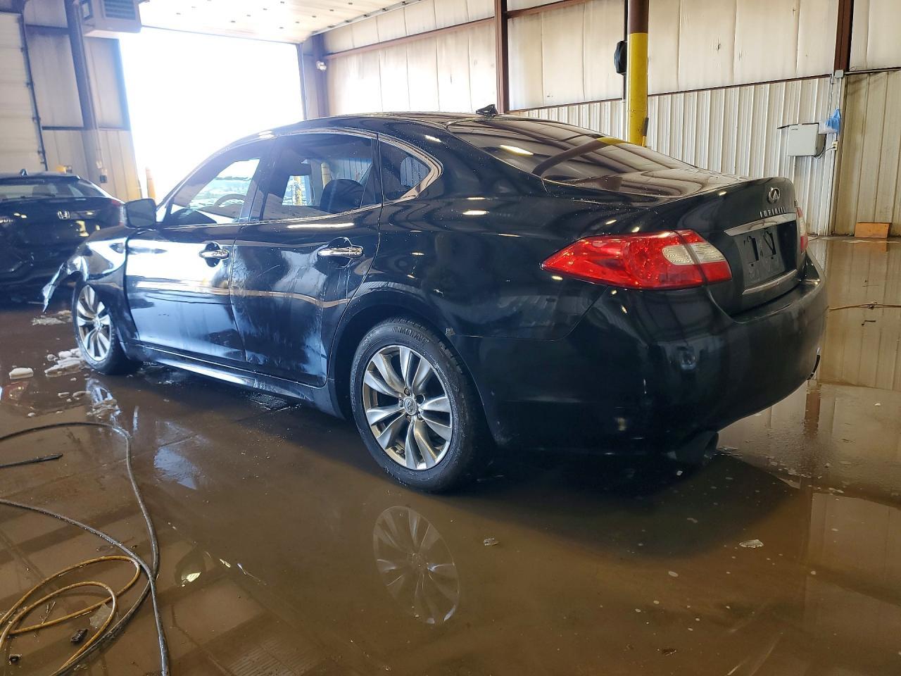 2011 INFINITI M37