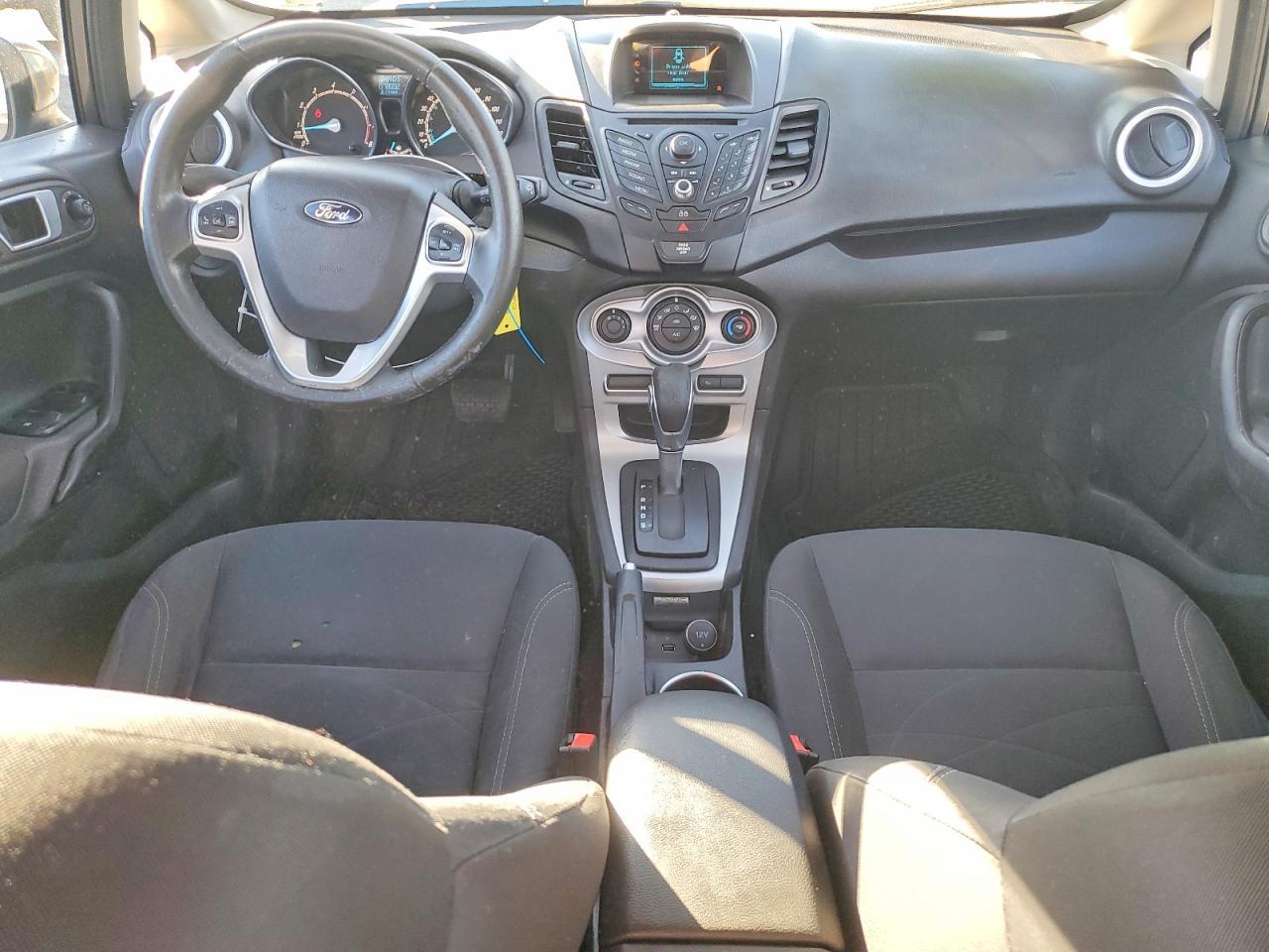 2015 FORD Fiesta