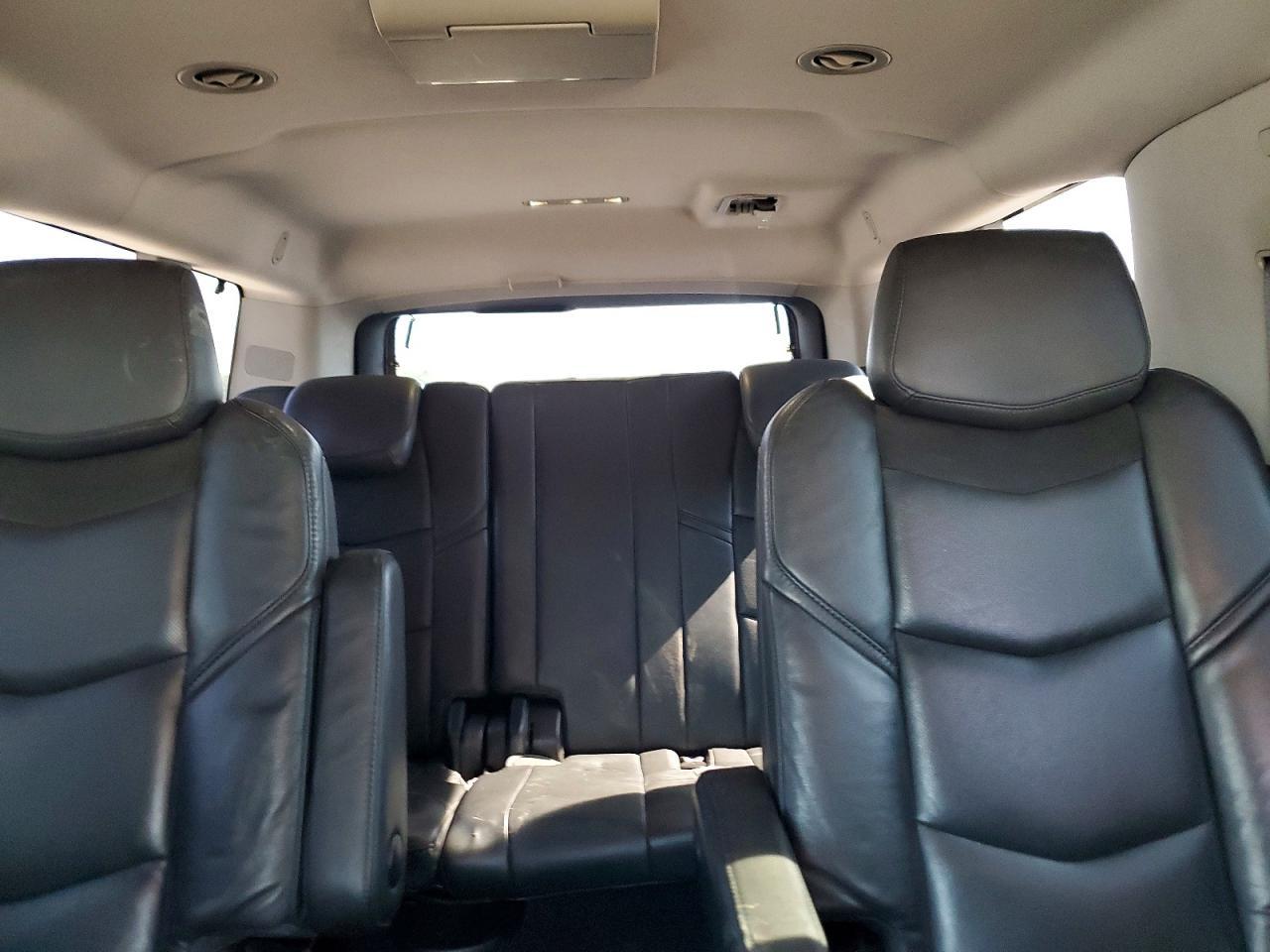 2017 CADILLAC Escalade ESV