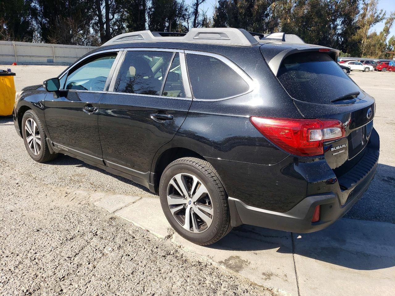 2018 SUBARU Outback