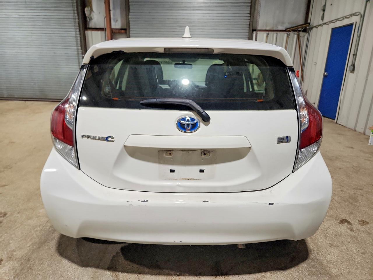 2016 TOYOTA Prius c