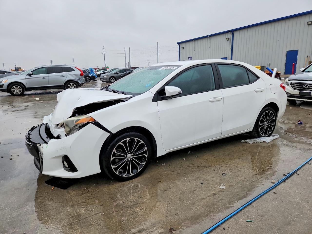 2015 TOYOTA COROLLA