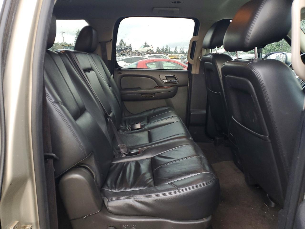 2014 CHEVROLET Suburban