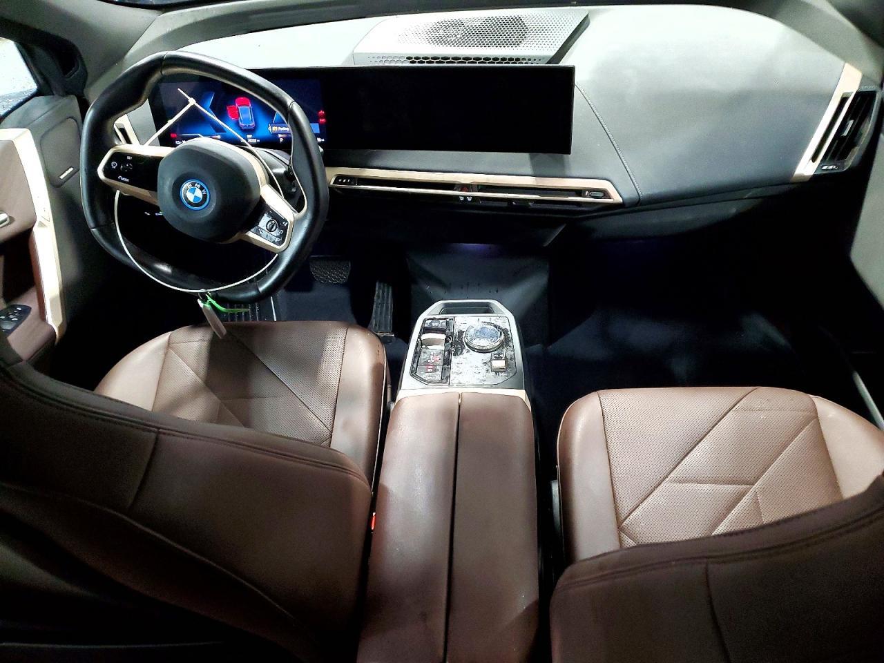 2025 BMW iX