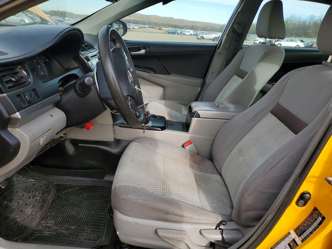2014 TOYOTA CAMRY